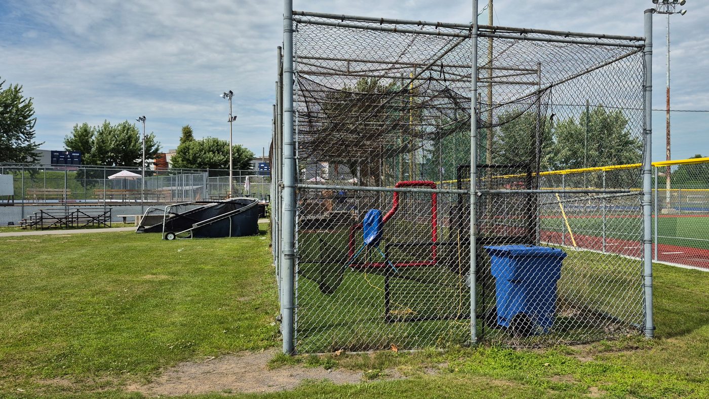 Representative outdoor batting cage (Parc Martin Bergeron)